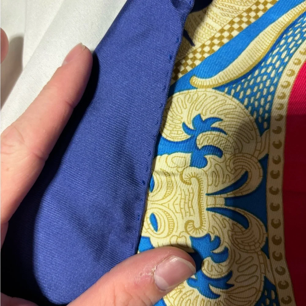 Hermes Carre 90 La Presentation 100% Silk Scarf